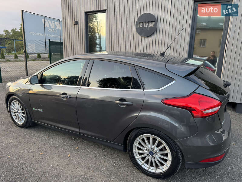 Хэтчбек Ford Focus 2016 в Тернополе