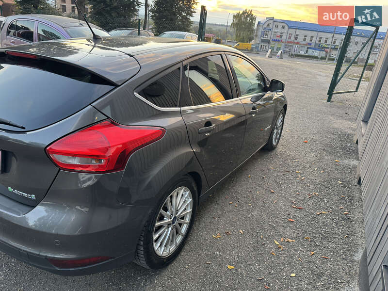 Хэтчбек Ford Focus 2016 в Тернополе