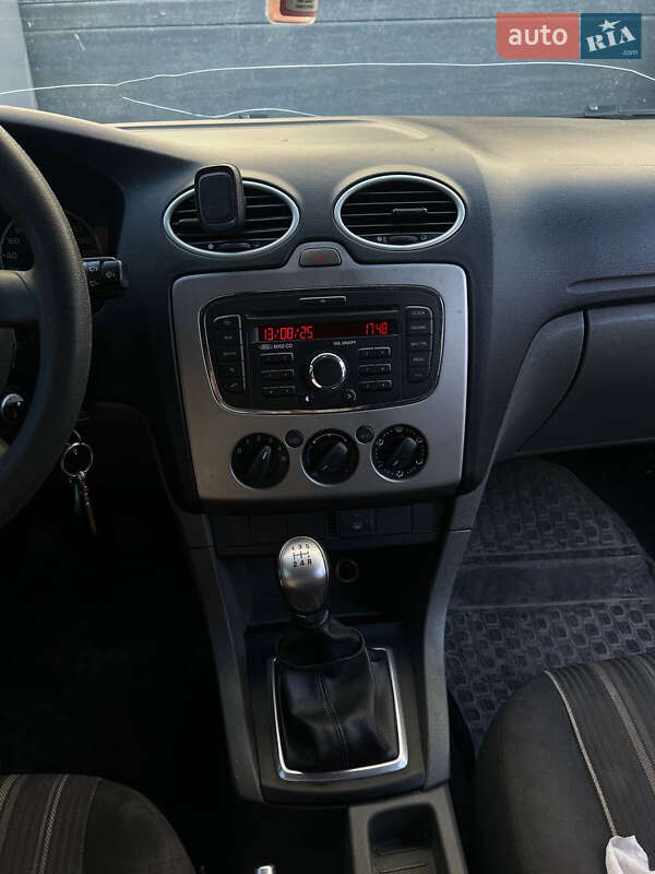 Хэтчбек Ford Focus 2011 в Тернополе фото 10 Хэтчбек Ford Focus 2011 в Тернополе