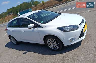 Хетчбек Ford Focus 2011 в 