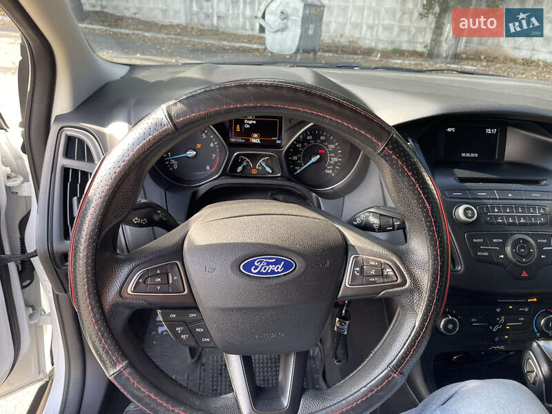 Хэтчбек Ford Focus 2015 в Киеве