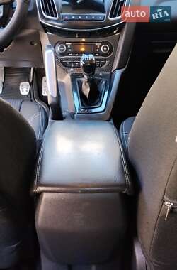 Седан Ford Focus 2012 в 