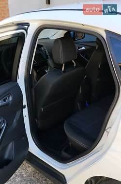 Седан Ford Focus 2012 в 