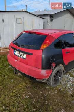 Хэтчбек Ford Focus 2003 в 