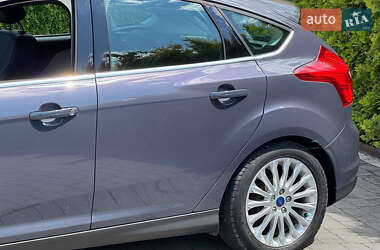 Хэтчбек Ford Focus 2012 в 