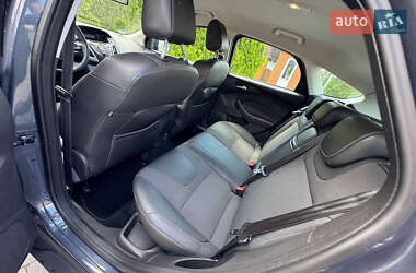 Хэтчбек Ford Focus 2012 в 