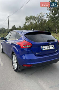 Хэтчбек Ford Focus 2015 в 