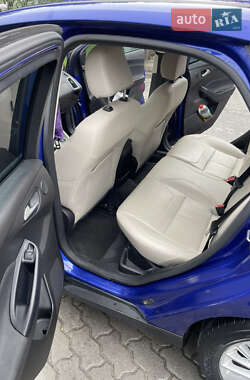 Хэтчбек Ford Focus 2015 в 
