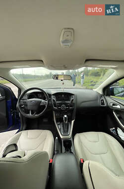 Хэтчбек Ford Focus 2015 в 