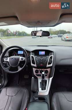 Хетчбек Ford Focus 2013 в 