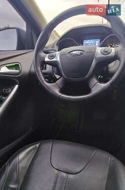 Хетчбек Ford Focus 2013 в 