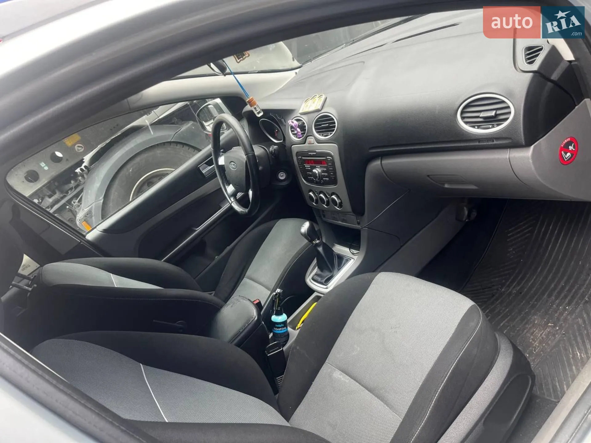 2010 Ford Focus - мініатюра 2