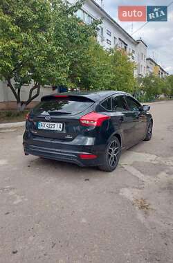 Хэтчбек Ford Focus 2015 в 