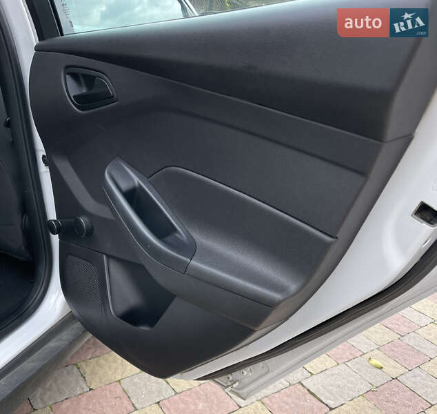 Седан Ford Focus 2013 в Стрию