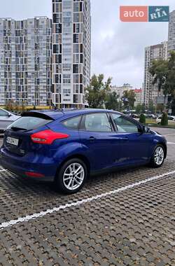 Хэтчбек Ford Focus 2015 в 