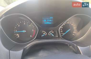 Хэтчбек Ford Focus 2015 в 