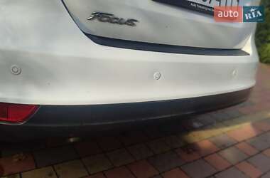 Хэтчбек Ford Focus 2015 в 