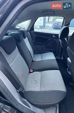 Хетчбек Ford Focus 2010 в 
