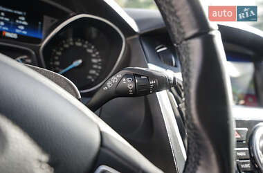 Хэтчбек Ford Focus 2015 в 