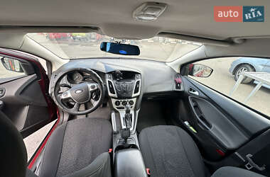 Хетчбек Ford Focus 2012 в 
