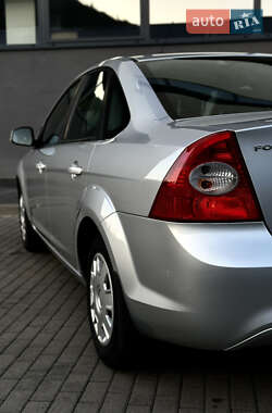 Седан Ford Focus 2009 в 