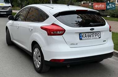 Хэтчбек Ford Focus 2015 в 
