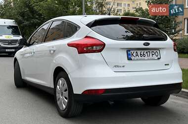 Хэтчбек Ford Focus 2015 в 