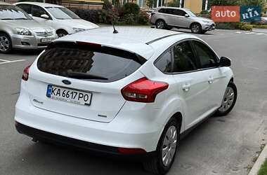Хэтчбек Ford Focus 2015 в 