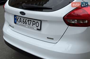 Хэтчбек Ford Focus 2015 в 