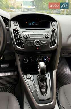 Хэтчбек Ford Focus 2015 в 