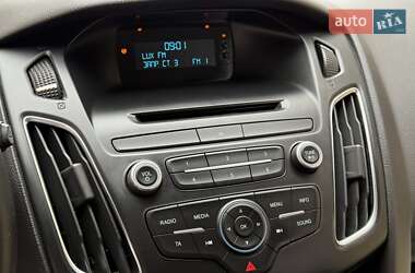 Хэтчбек Ford Focus 2015 в 