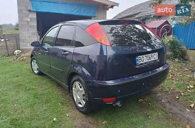 Хэтчбек Ford Focus 2002 в 