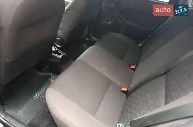Хэтчбек Ford Focus 2002 в 