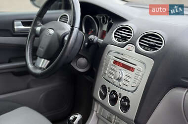 Хэтчбек Ford Focus 2009 в 