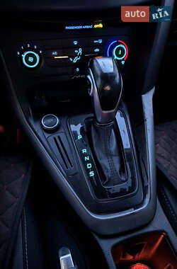 Седан Ford Focus 2016 в 