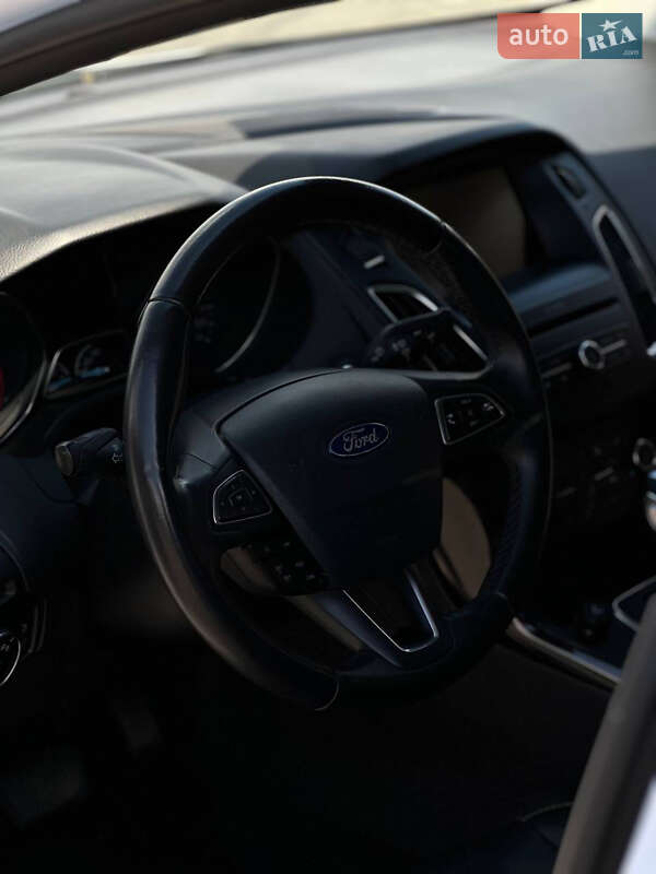 Седан Ford Focus 2015 в Львове