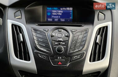 Седан Ford Focus 2012 в 