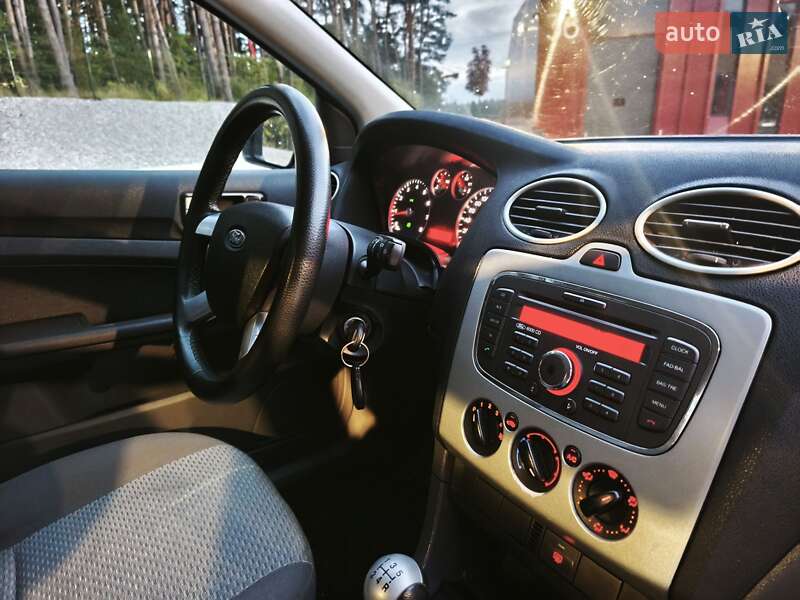 Седан Ford Focus 2007 в Львове