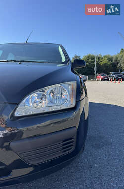 Хэтчбек Ford Focus 2007 в 