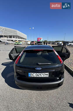 Хэтчбек Ford Focus 2007 в 