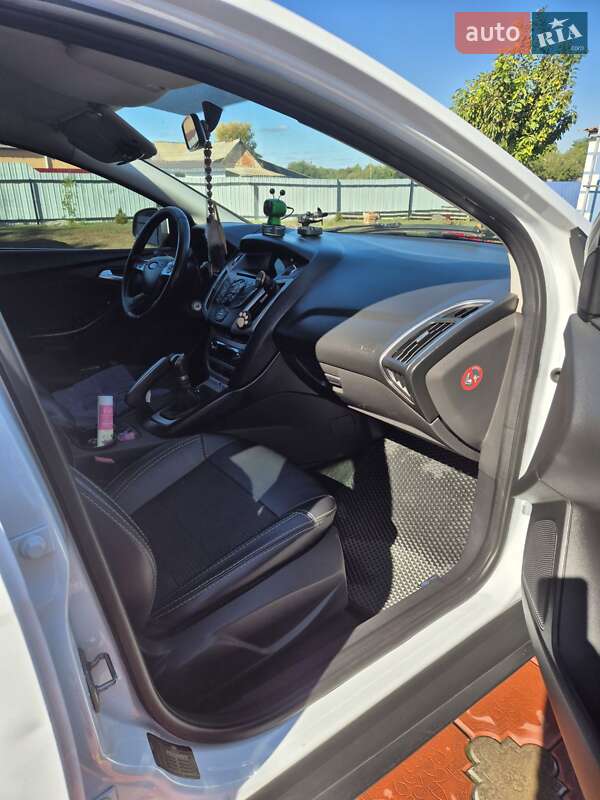 Хэтчбек Ford Focus 2013 в Полтаве