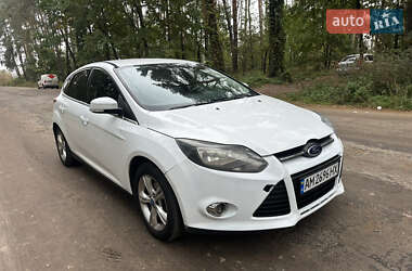 Хэтчбек Ford Focus 2012 в 