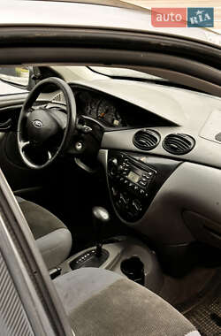 Седан Ford Focus 2003 в 