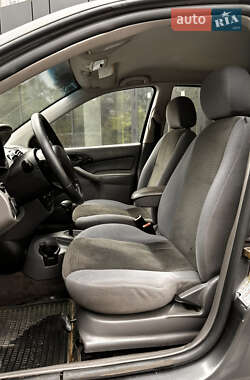 Седан Ford Focus 2003 в 
