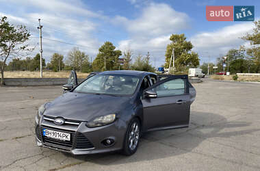 Хэтчбек Ford Focus 2013 в 