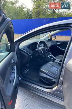 Хэтчбек Ford Focus 2013 в 