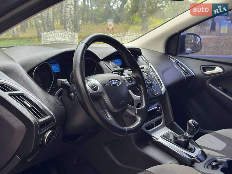 Седан Ford Focus 2013 в Охтирці