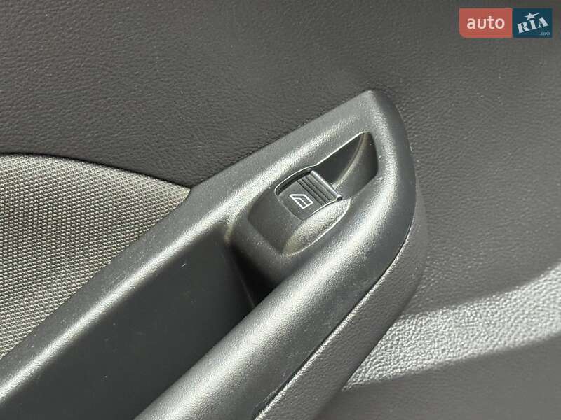 Седан Ford Focus 2013 в Охтирці