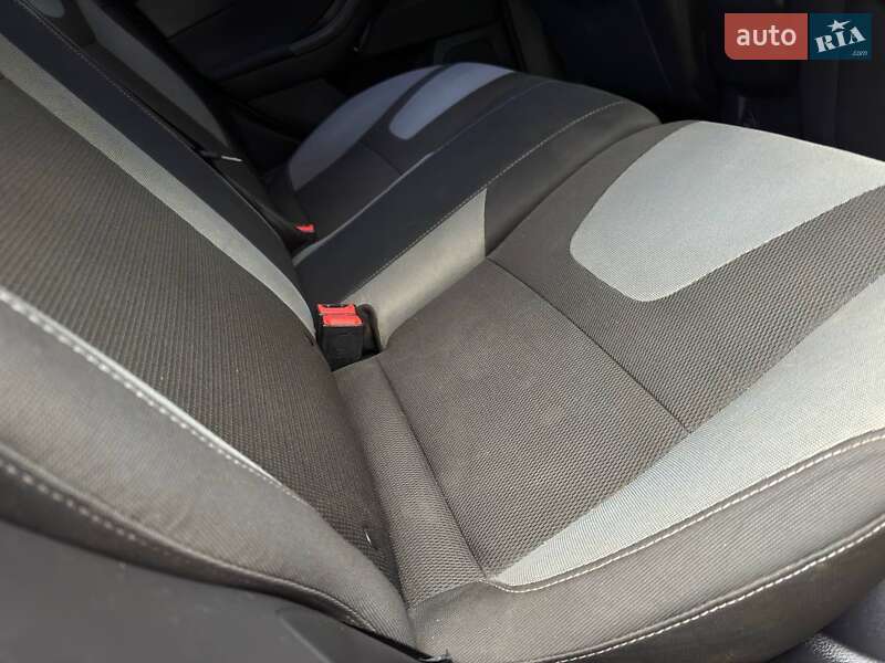 Седан Ford Focus 2013 в Охтирці