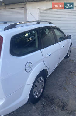 Универсал Ford Focus 2010 в 